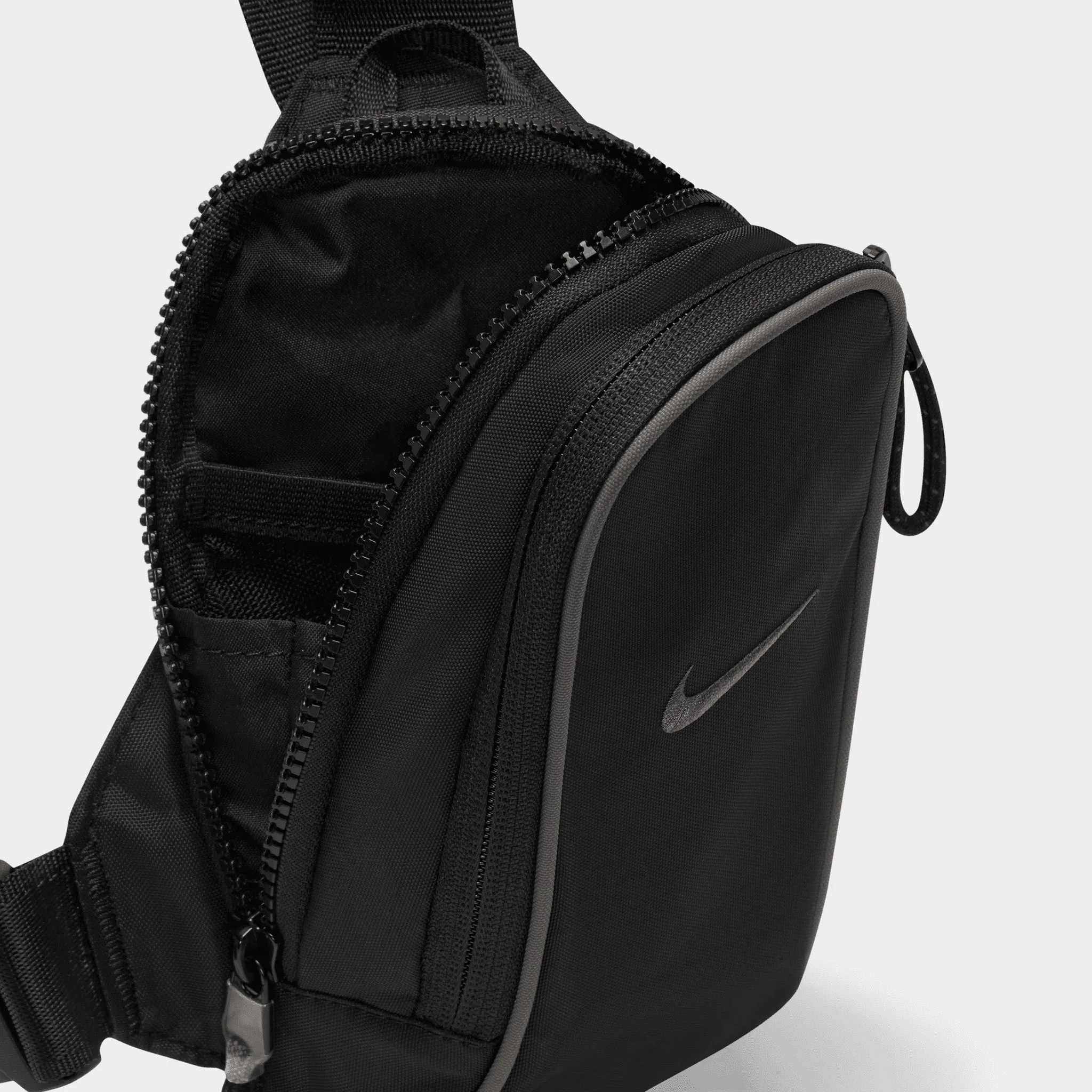 Nike Sportswear Essentials Crossbody Bag Black / Black - Ironstone