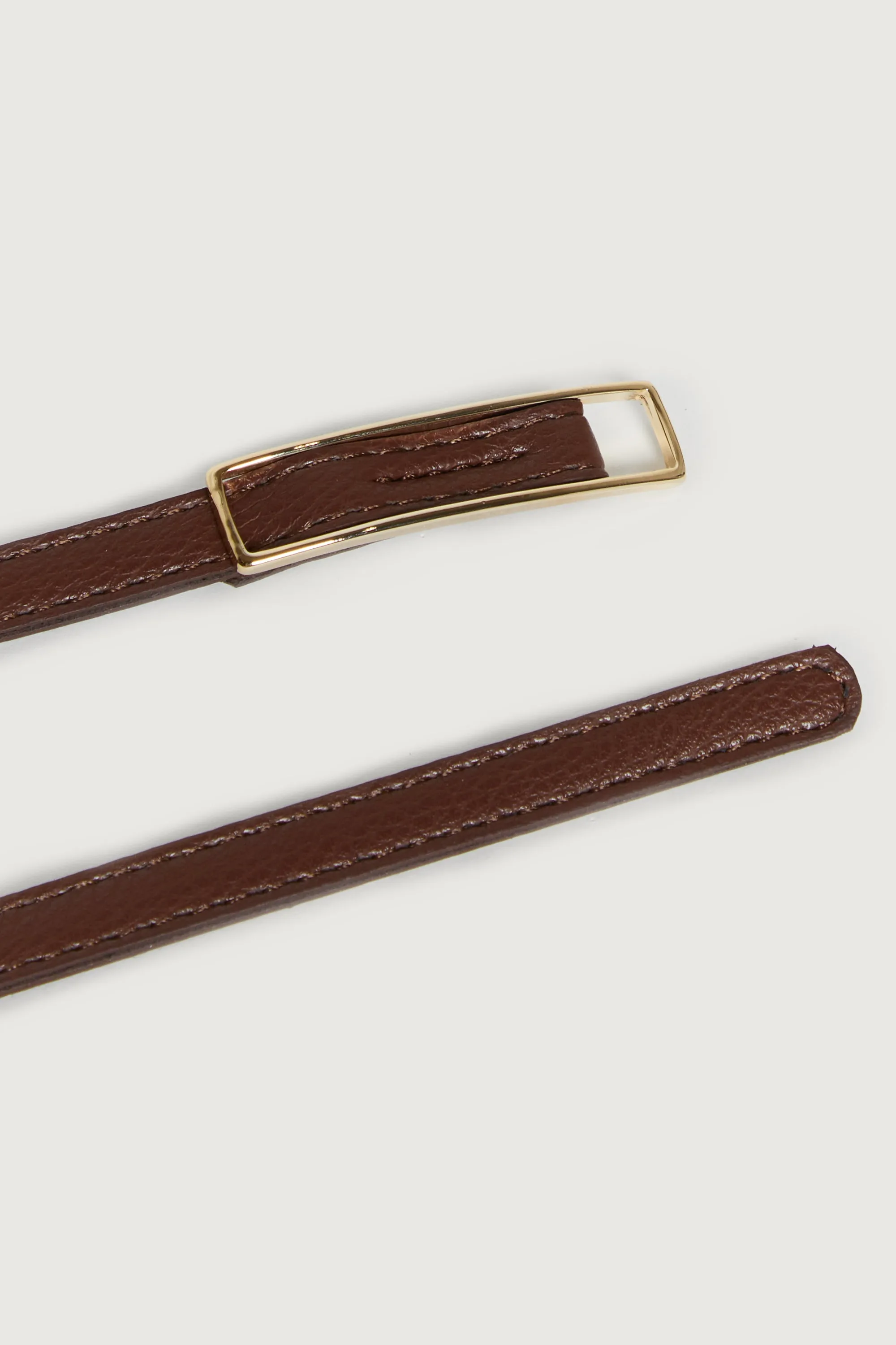 THIN BELT WITH WIDE BUCKLE